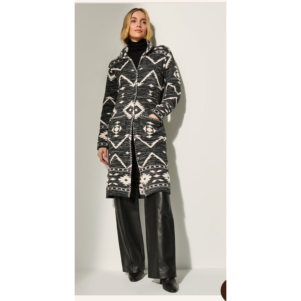 Black and White Patterned Women's Cardigan